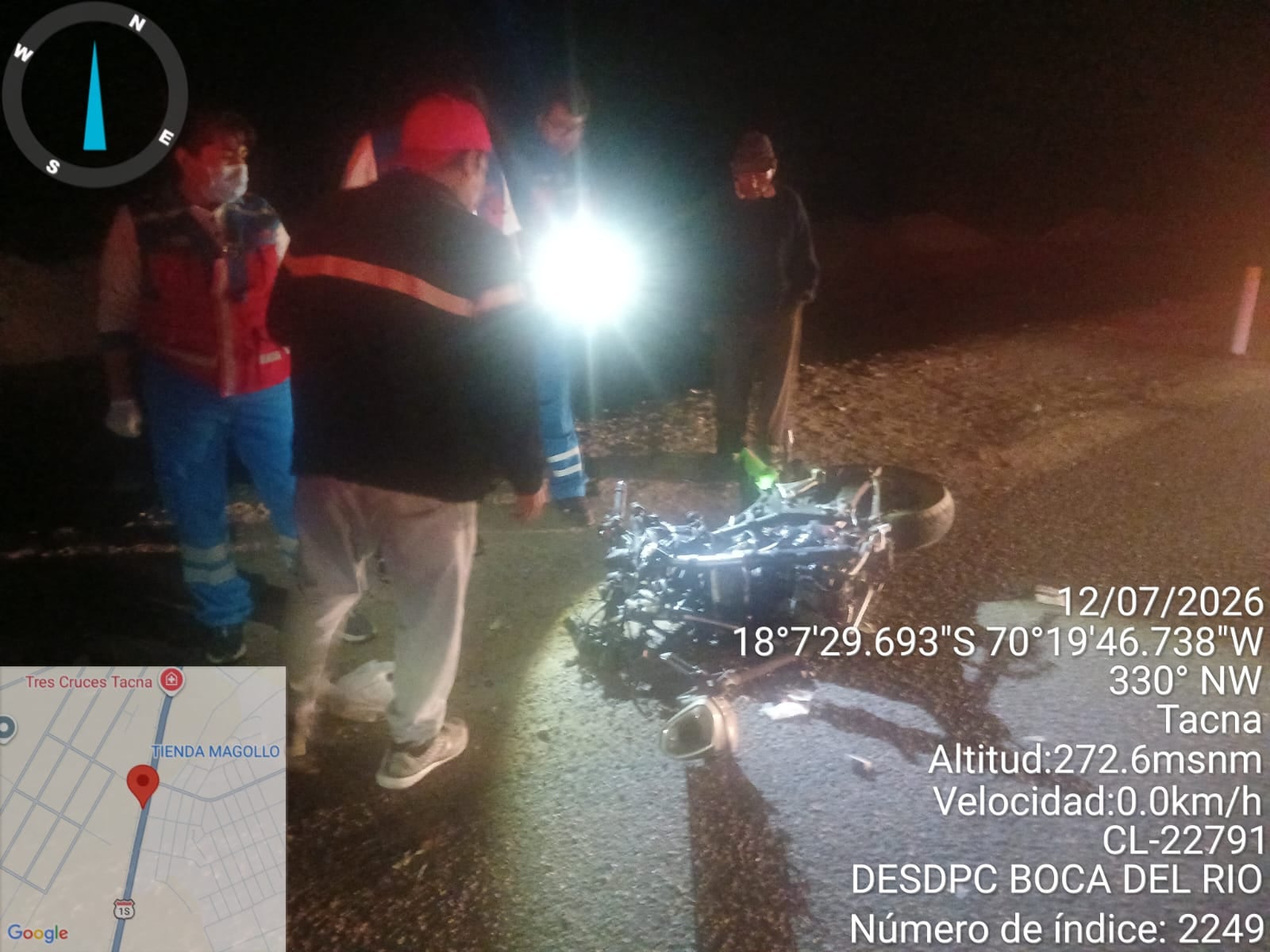 El vehículo menor quedó inservible tras el impacto con la camioneta. (Foto: Difusión)