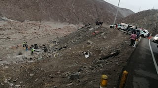 Arequipa: Tres heridos en el despiste de una camioneta que cayó 20 metros a un barranco en la variante de Uchumayo