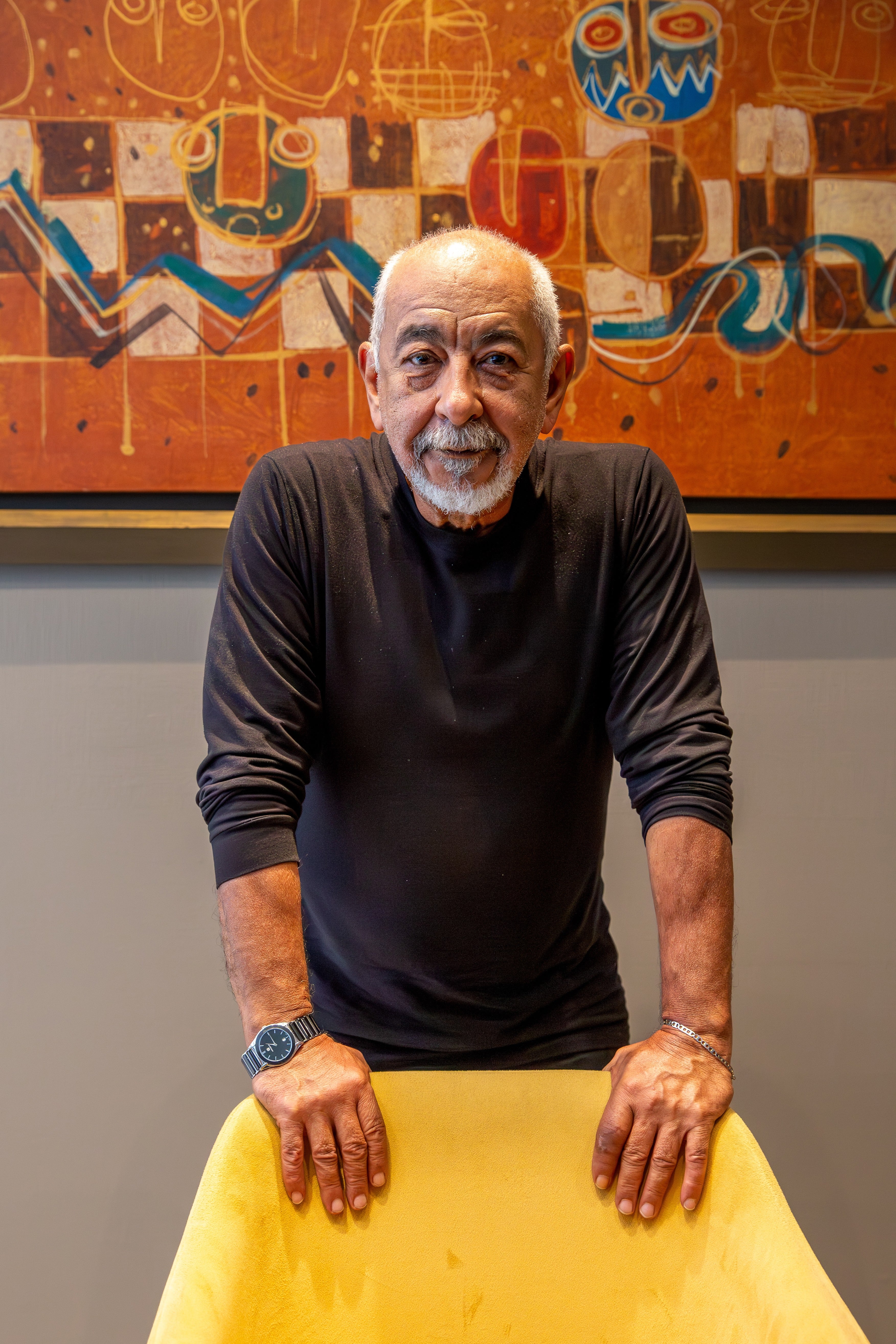 Ccreo que de los escritores de mi generación en Cuba no soy para nada el de más talento, pero sin duda soy el más trabajador. Tengo unas rutinas que cumplo a destajo, escribo todos los días", dice Leonardo Padura.
(Foto: Fernando Sangama / @photo.gec)