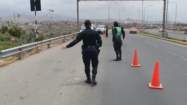 Realizan operativos a unidades particulares en el puente Chilina, en Arequipa