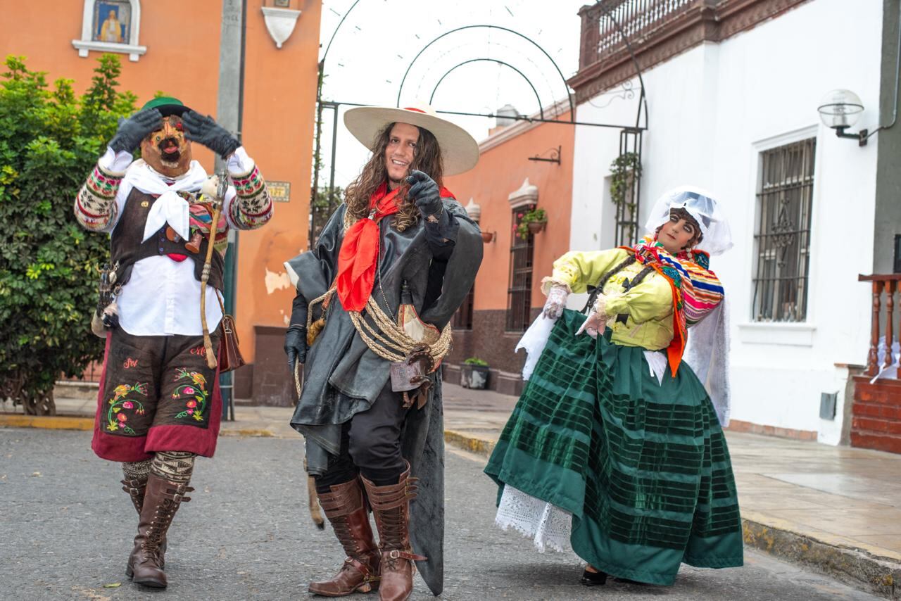 El artista peruano encabezará una celebración especial por el Día del Padre con música en vivo, danzas típicas y un almuerzo show en el Centro de Convenciones Bolívar.
