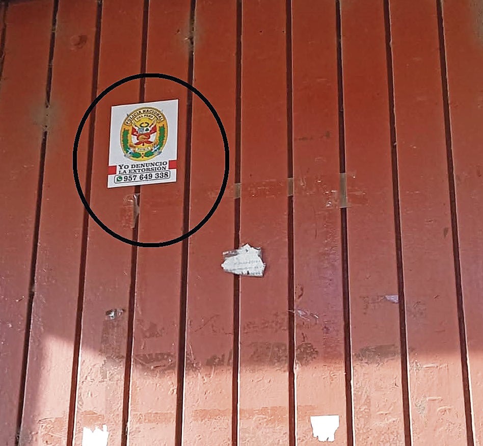 Gerente de Educación de La Libertad, Rufino Rodríguez, dijo que la Policía no puso interés en investigar por qué colocaron adhesivos vinculados a “Los Pulpos” en centro educativo.