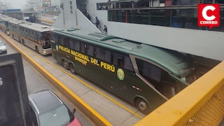 Bus de la PNP queda atascado en la Estación Javier Prado del Metropolitano