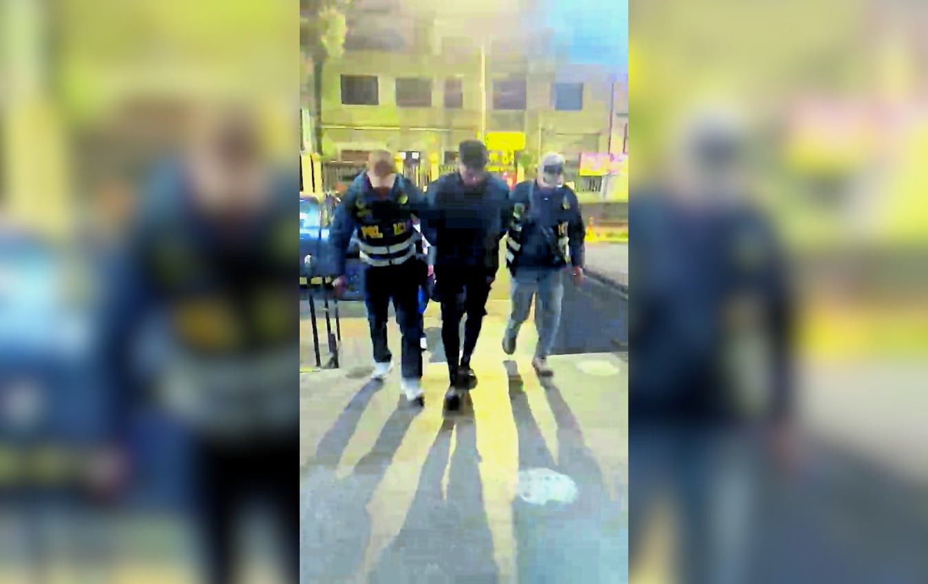 Colombiano detenido por presunta extorsión en Sachaca. (Foto: Captura de video/Mejorada con IA)