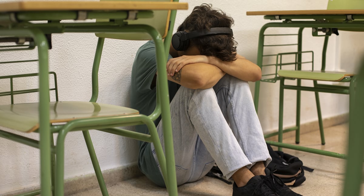 Entre enero de 2023 y marzo de 2025, los casos de violencia escolar aumentaron en 80 %, según el Minedu. La falta de psicólogos en los colegios agrava la situación.
