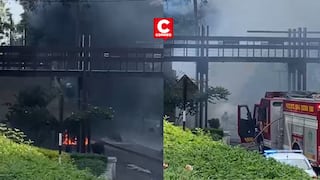 Reportan que auto se incendió en plena Bajada Balta en Miraflores