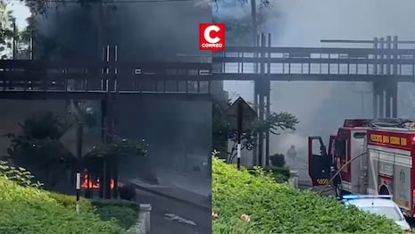 Reportan que auto se incendió en plena Bajada Balta en Miraflores