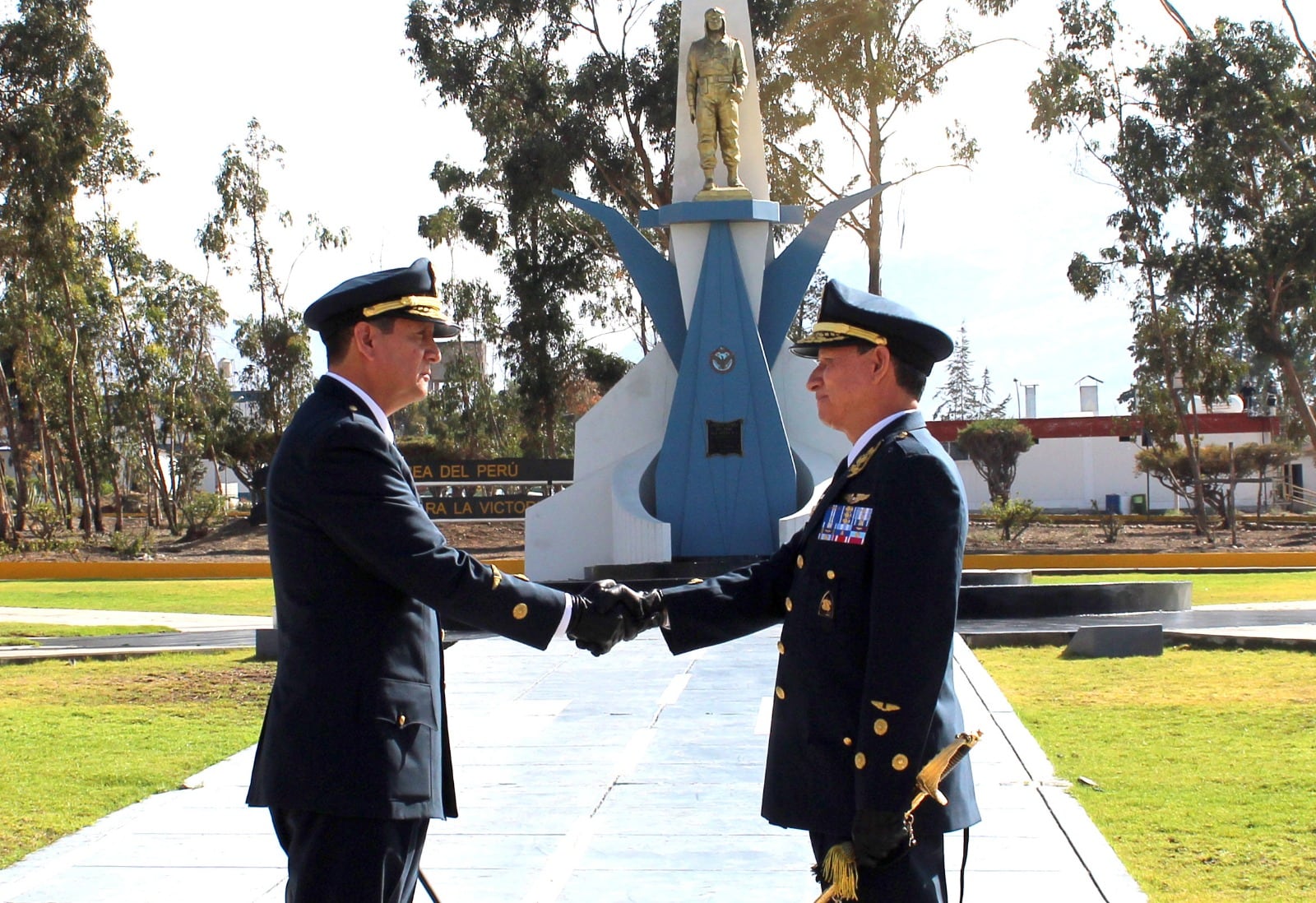 Mayor General FAP Luis Cortijo Rosell fue reconocido como nuevo comandante general del Ala Aérea N.° 3-Región Sur. Foto: FAP.