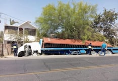 Ica: tráiler sufre desperfecto mecánico y vuelca en la Panamericana Sur