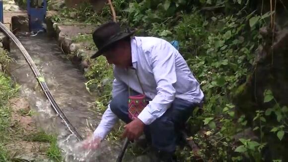 Perú restaura un sistema ancestral de canales para combatir el cambio climático