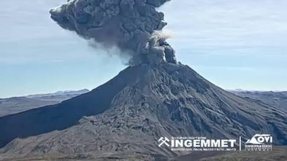 Explosión del volcán Ubinas