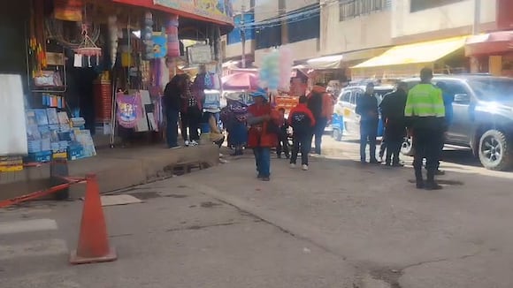 Puno: delincuentes armados asaltan a un transeúnte a plena luz del día y en centro de la ciudad