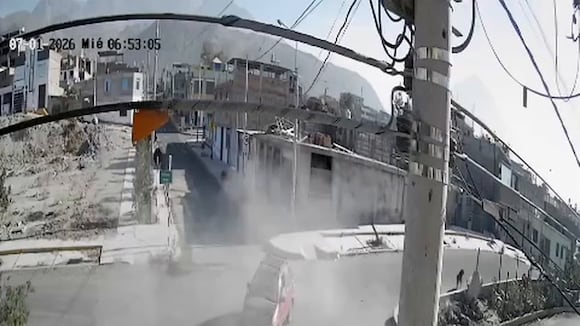 CORREO | Choque de “loncherita” con auto deja 7 personas heridas en Cerro Colorado