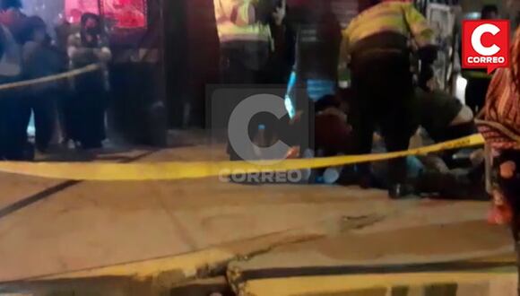 Joven llega a botica sangrando pidiendo ayuda, causa destrozos en bodega y cae muerto