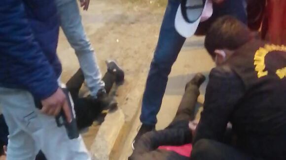 Cae sindicado sicario de la organización criminal ‘Barrio King’ cuando se cambiaba de escondite en Comas. (VIDEO PNP)