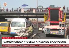 Choque de camión contra el puente Acho genera caos en la Vía de Evitamiento (VIDEO)