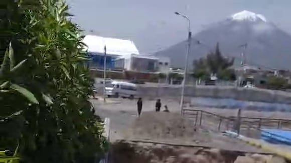 CORREO | Colapsó puente en Cayma, Arequipa