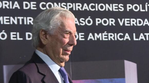 Mario Vargas Llosa "evoluciona favorablemente" tras hospitalización en Madrid por COVID-19