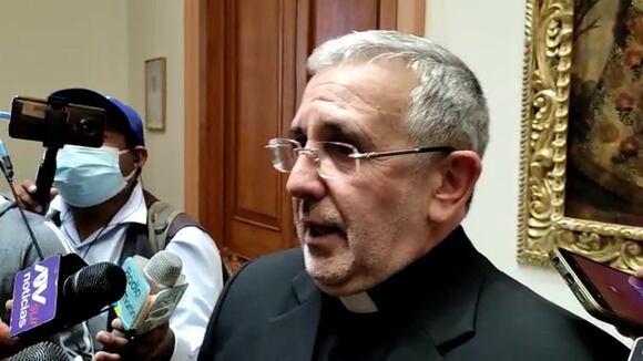 Arzobispo de Arequipa pide terminar con la crisis política en el Perú