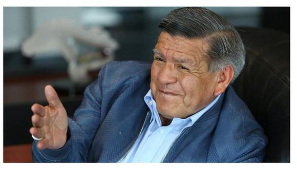 César Acuña se equivoca en Cusco y pide marcar la ’O’ de Ollanta Humala en vez del símbolo de su partido