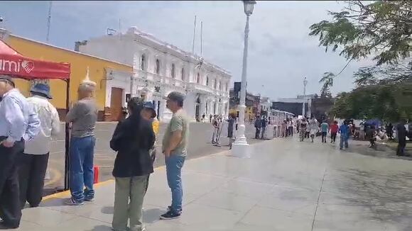 Escultura de tiburón en Trujillo