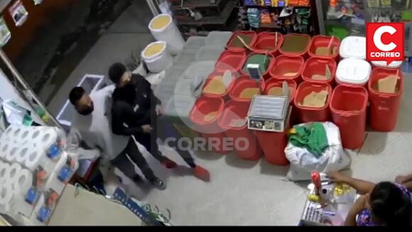 Satipo: mujer armada con cuchillo enfrenta a dos delincuentes