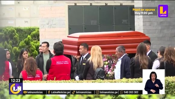 Entierran a joven asesinada en restaurante de Miraflores