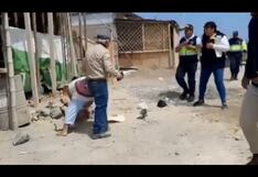 Arequipa: Mujer agrede a trabajadores de municipio en Camaná y es detenida (VIDEO)