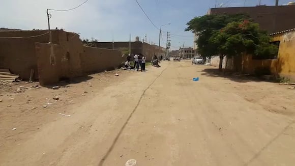 Chiclayo: Auto se estaciona en calle y arroja cadáver de anciano | VIDEO