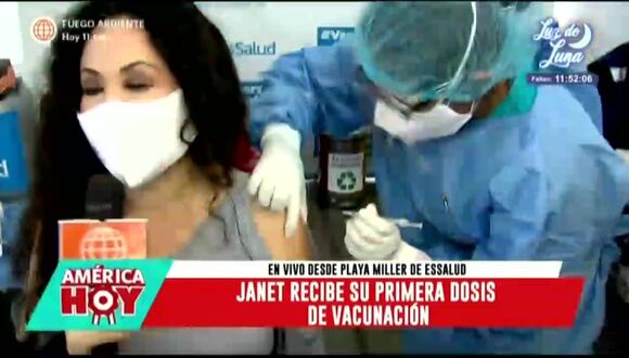 Janet Barboza recibe dosis de vacuna