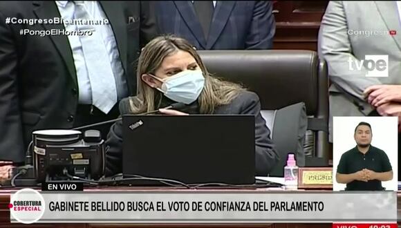 Presidenta del Congreso pide no exponer en quechua