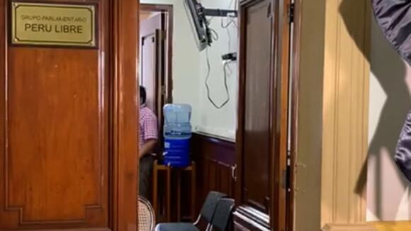 Perú Libre protestando por Constitución del 93