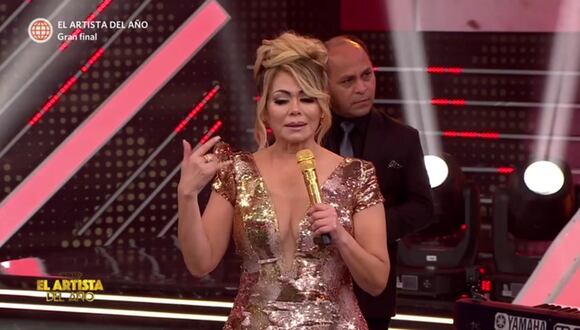 El artista del año: Gisela llora