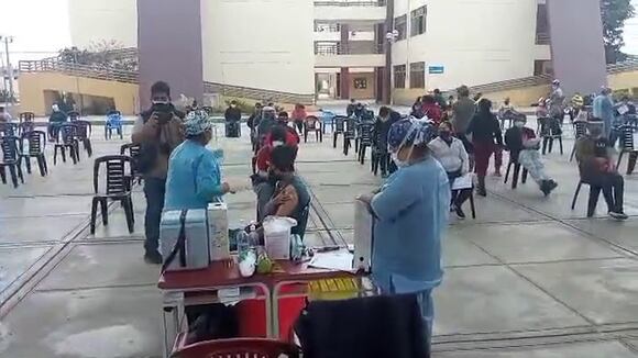 Vacunación contra el COVID-19 en Trujillo