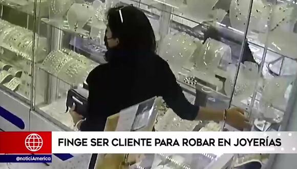 Finje ser cliente para robar joyería