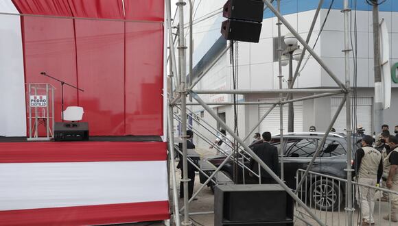 Keiko Fujimori llega a exteriores del penal (Latina)