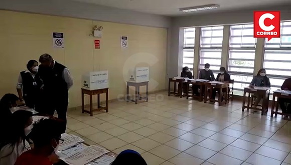 Jefe de la ONPE llega a inspeccionar capacitación a miembros de mesa en Huancayo