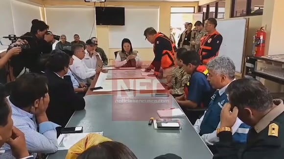 CORREO | Keiko Fujimori supervisa el combate aéreo de incendios forestales en Cusco