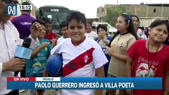 Niño conmueve a todos con camiseta pintada con plumón para recbir a Paolo Guerrero en complejo de la UCV (Video: Canal N)