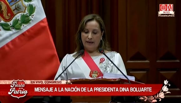 Dina Boluarte comete error durante discurso