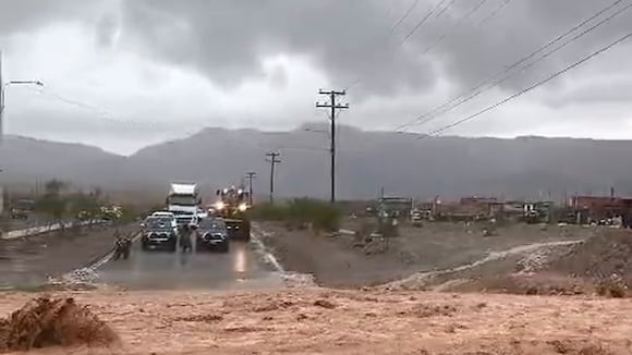 CORREO | Huaico en Caravelí deja varios vehículos varados