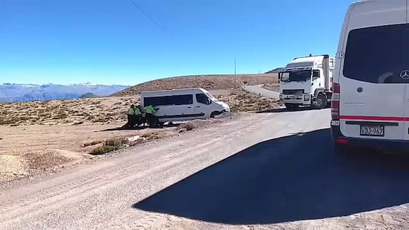 Vehículo de la ONPE que trasladaba material electoral se despista en Arequipa