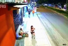 Comas: Mujer simula comprar a una ambulante y le roba celular (VIDEO)