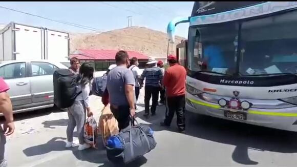 CORREO| Paro de transportistas: buses trasladan a pasajeros gratuitamente