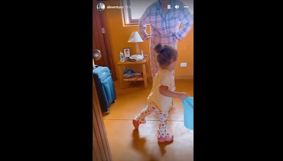 Ale Venturo baila con su hija