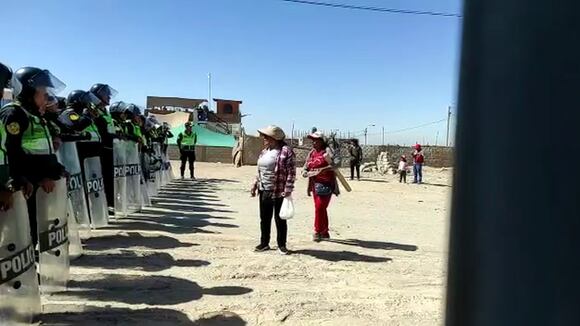 CORREO | Protesta contra policías