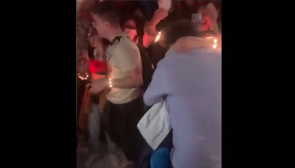 Viral: Pareja se compromete en concierto de Coldplay