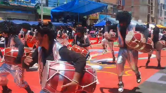 CORREO | Gran parada folklórica en honor a la Santísima Virgen de la Candelaría