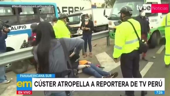 Reportera es atropellada