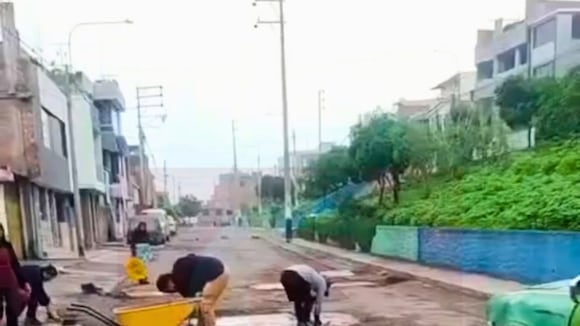 CORREO | TRANSPORTISTAS ARREGLAN CALLES Y AVENIDAS EN PAUCARPATA